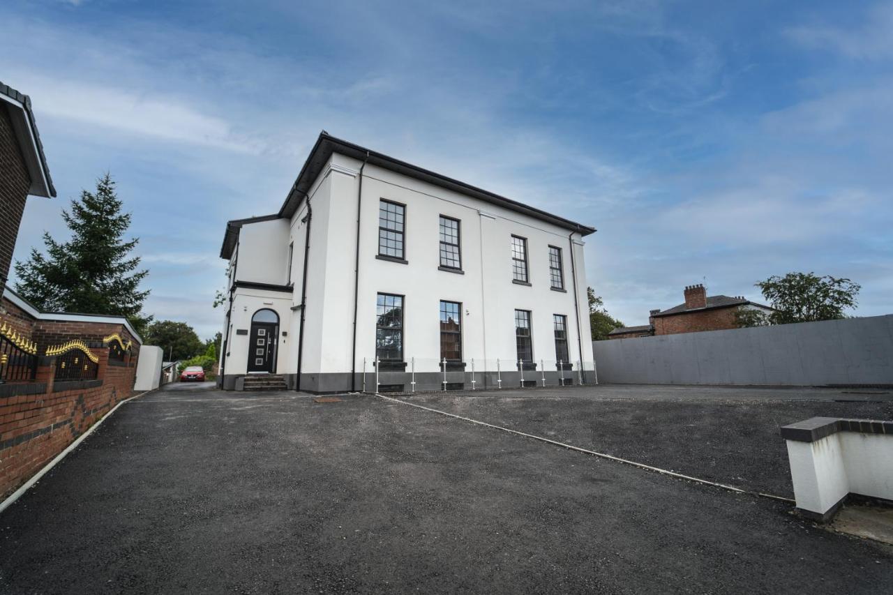 The Ashcroft Free Parking 4* Eccles (Manchester)